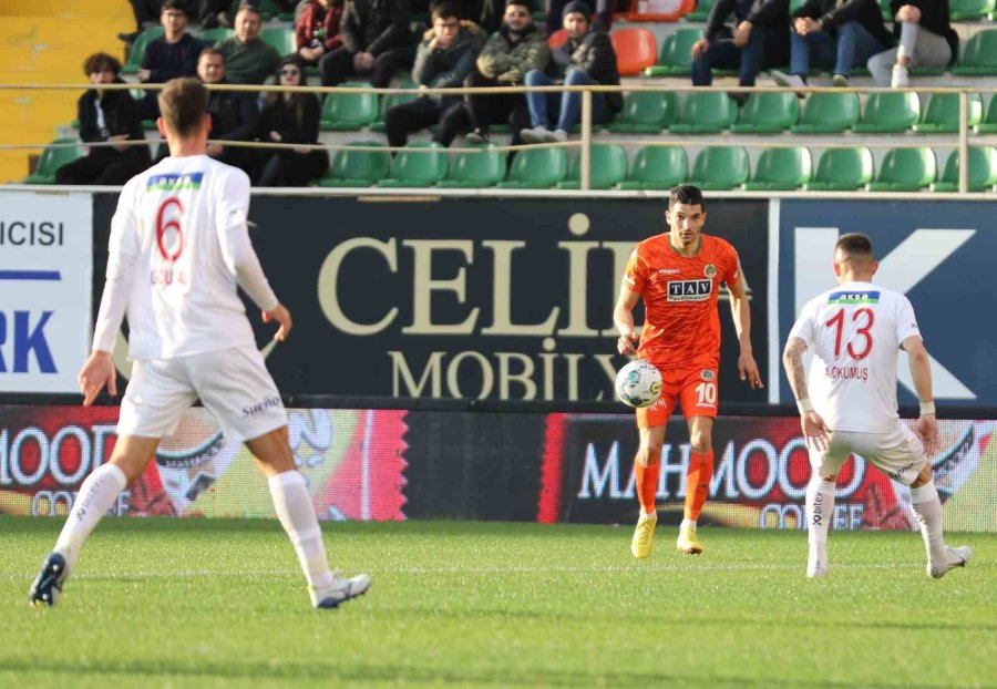 Spor Toto Süper Lig: Corendon Alanyaspor: 0 - Dg Sivasspor: 2 (ilk Yarı)