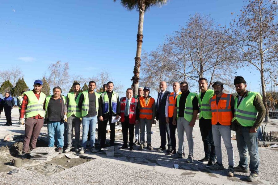 Finike Cumhuriyet Meydanı 23 Nisan’da Açılıyor