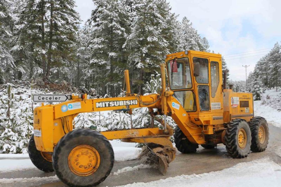 Antalya Büyükşehir Belediyesi Ekiplerinin Kar Mesaisi