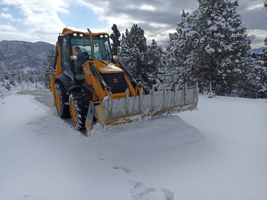 Antalya Büyükşehir Belediyesi Ekiplerinin Kar Mesaisi