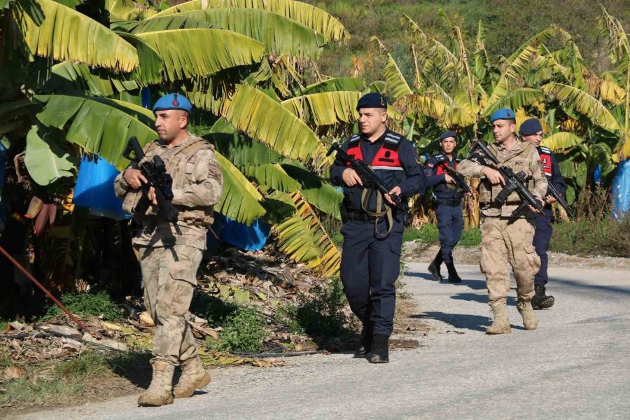 Jandarma Komandolar Narenciye Hırsızları İçin Nöbette