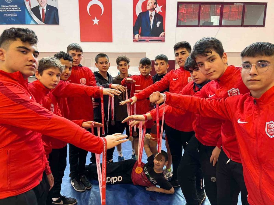 Grekoromende Şampiyon Kepez