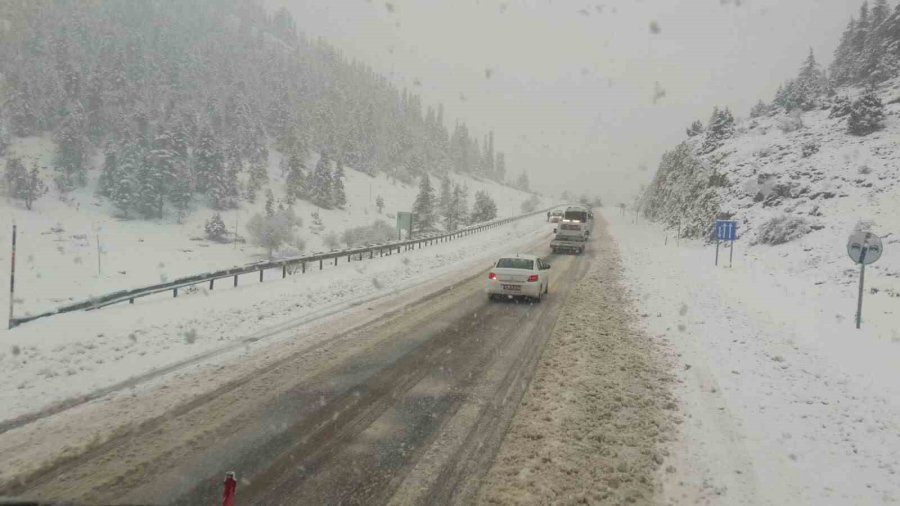Antalya Alacabel’de Kar Ve Tipi Etkili Oluyor