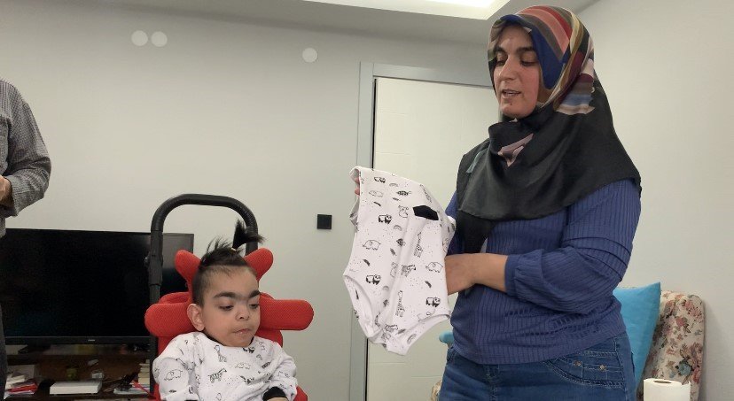 Hasta Oğlu İçin Diktiği Özel Kıyafetler Ona İş Kapısı Oldu