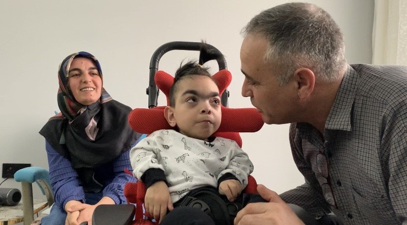 Hasta Oğlu İçin Diktiği Özel Kıyafetler Ona İş Kapısı Oldu