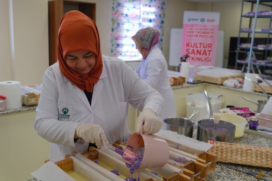 Karatay Lavantasına Kadın Eli Değdi