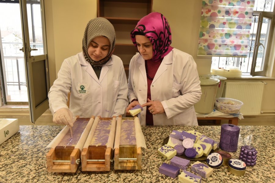 Karatay Lavantasına Kadın Eli Değdi