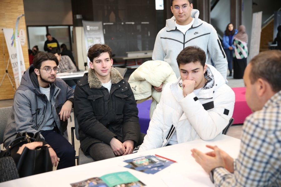 Agü’den Lise Öğrencilerine Meslek Tanıtım Günü