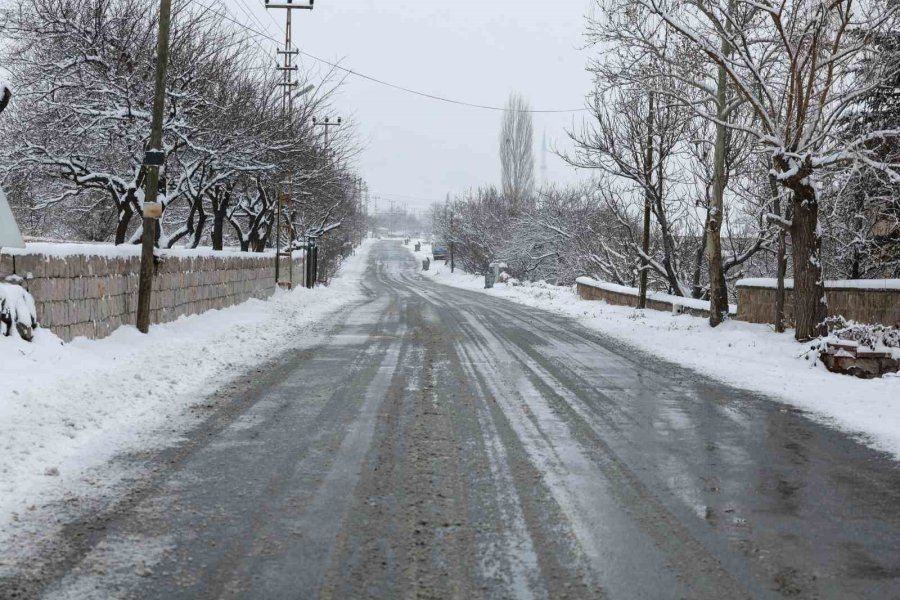 Hacılar’da Kar Yağışı İle Birlikte Çalışmalar Başladı