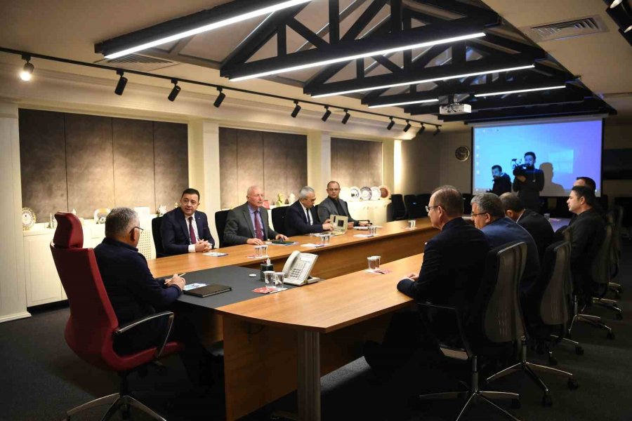 Büyükkılıç’tan Osb Başkanlarıyla Değerlendirme Toplantısı