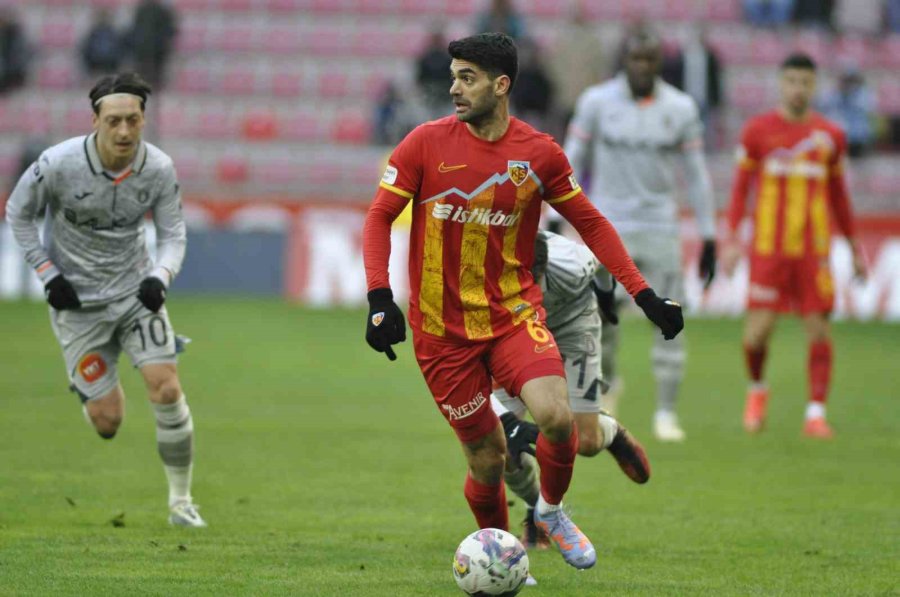 Spor Toto Süper Lig: Kayserispor: 0 - Medipol Başakşehir: 0 (ilk Yarı)