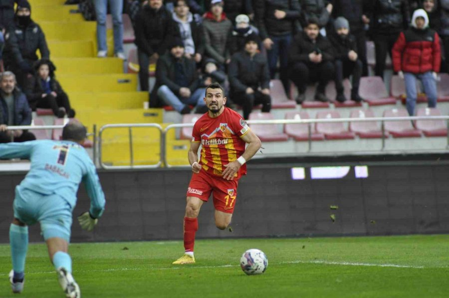 Spor Toto Süper Lig: Kayserispor: 0 - Medipol Başakşehir: 0 (ilk Yarı)