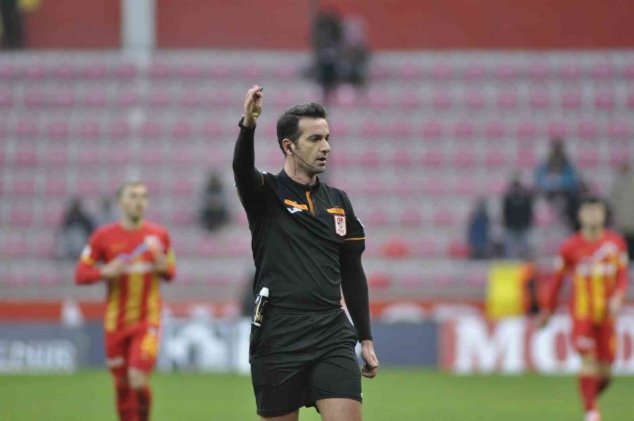 Spor Toto Süper Lig: Kayserispor: 0 - Medipol Başakşehir: 0 (ilk Yarı)