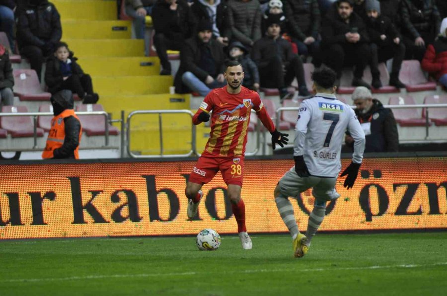 Spor Toto Süper Lig: Kayserispor: 0 - Medipol Başakşehir: 0 (ilk Yarı)