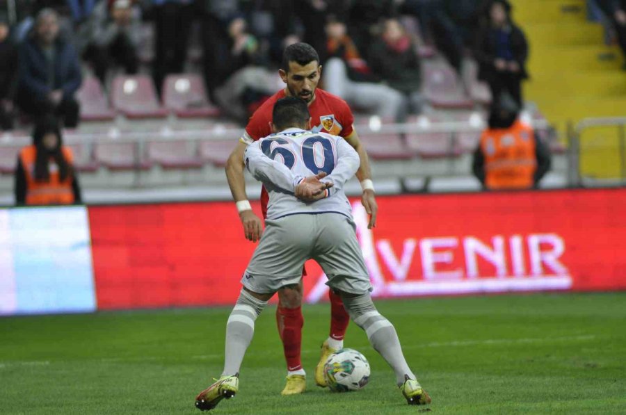 Spor Toto Süper Lig: Kayserispor: 0 - Medipol Başakşehir: 0 (ilk Yarı)