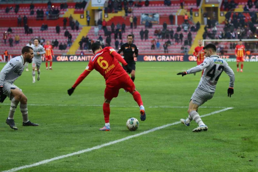 Spor Toto Süper Lig: Kayserispor: 0 - Medipol Başakşehir: 0 (ilk Yarı)