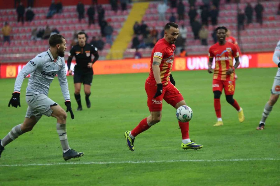 Spor Toto Süper Lig: Kayserispor: 0 - Medipol Başakşehir: 0 (ilk Yarı)