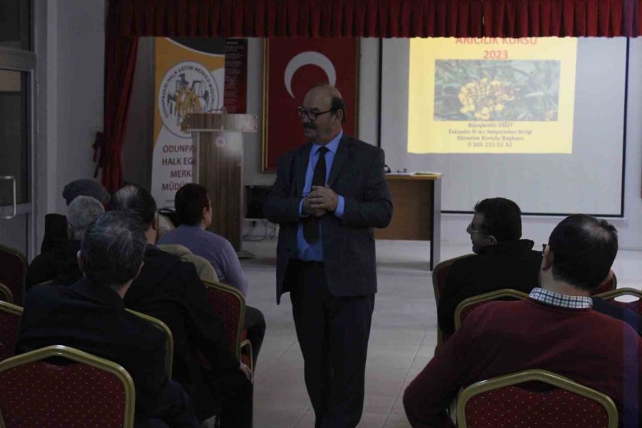 Bal Yapmak İsteyen Bu Kursa Gidiyor