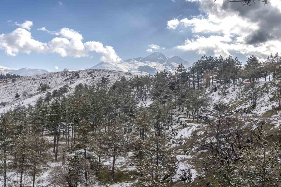 Büyükşehir, 5,5 Saatte 236 Mahalle Yolunu Ulaşıma Açtı, Kapalı Yol Bırakmadı