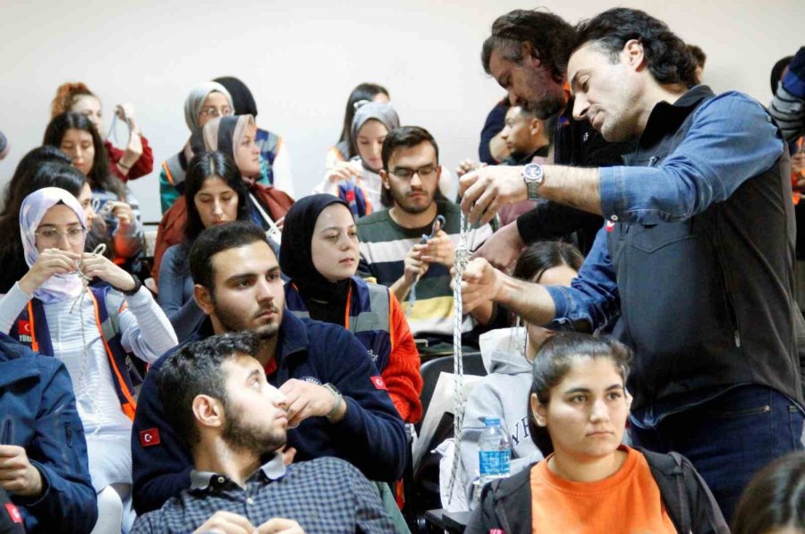 Neü’de Geleceğin Paramedikleri “destek Afad Gönüllüsü” Oldu