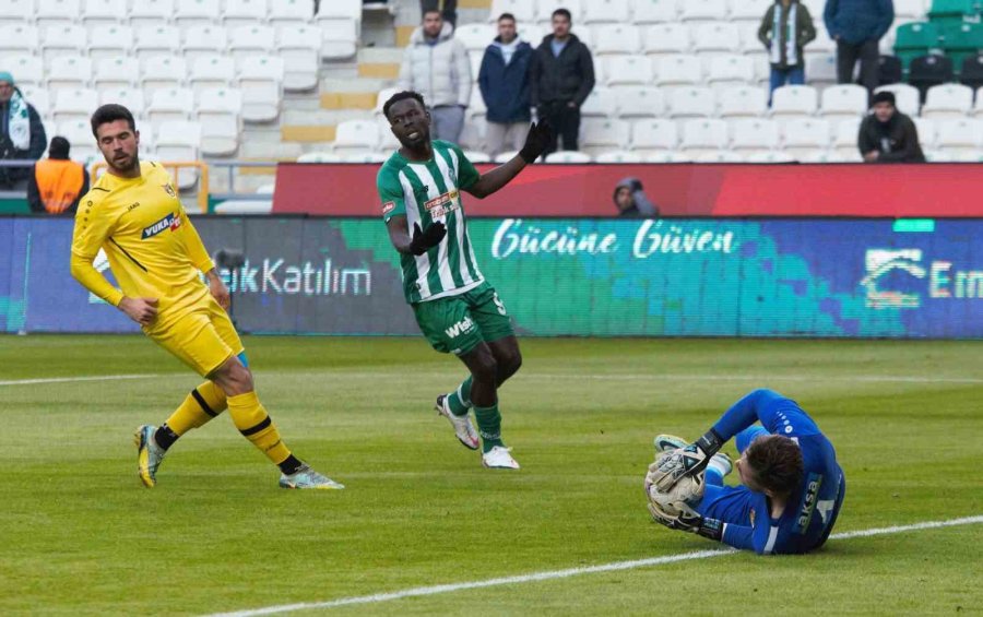 Spor Toto Süper Lig: Konyaspor: 0 - İstanbulspor: 0 (ilk Yarı)