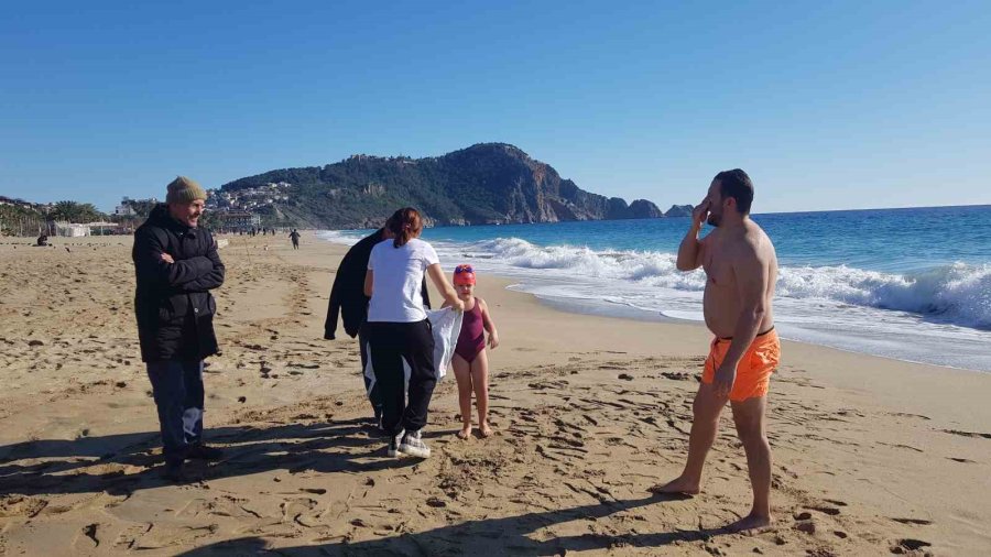 Alanya’dan Kış Ortasında Kıskandıran Manzara