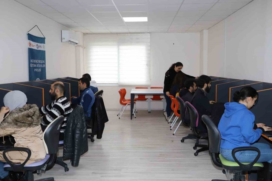 Akdeniz Meslek Edindirme Projesi İle 24 Genç İstihdam Edildi