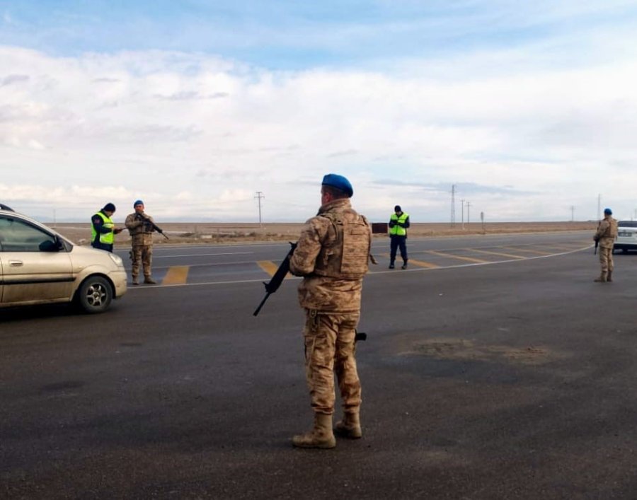 Komando Destekli Denetimlerde 1 Ayda 454 Aranan Şahıs Yakalandı