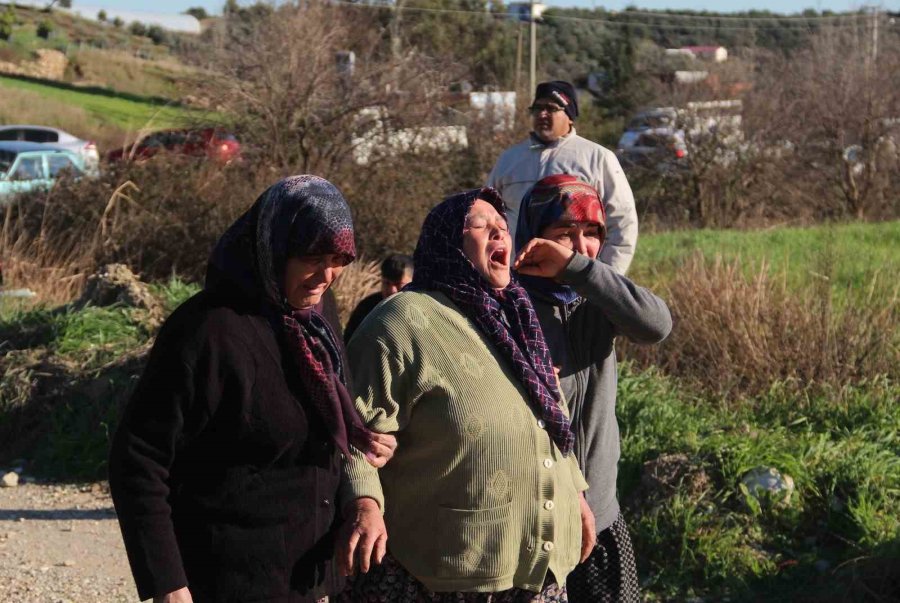 Antalya’da 3 Kişiyi Öldürdüğü İddia Edilen Zanlı, Zırhlı Araçla Adliyeye Getirildi