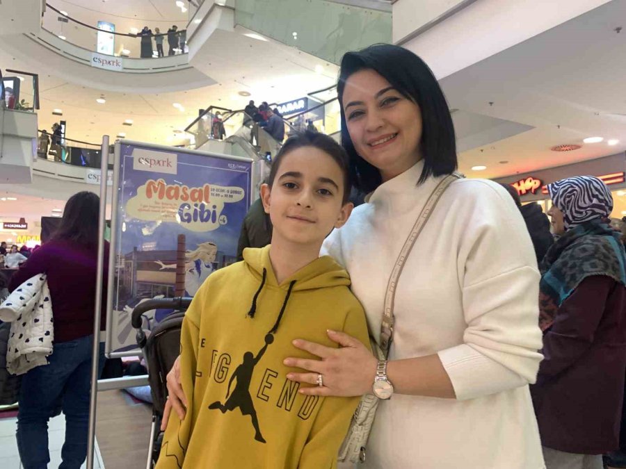 Masallar Yüzlerce Çocuğa Farklı Dünyaların Kapılarını Araladı