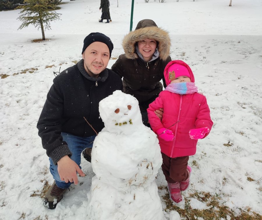 Herkes Boyuna Göre Kardan Adam Yaptı