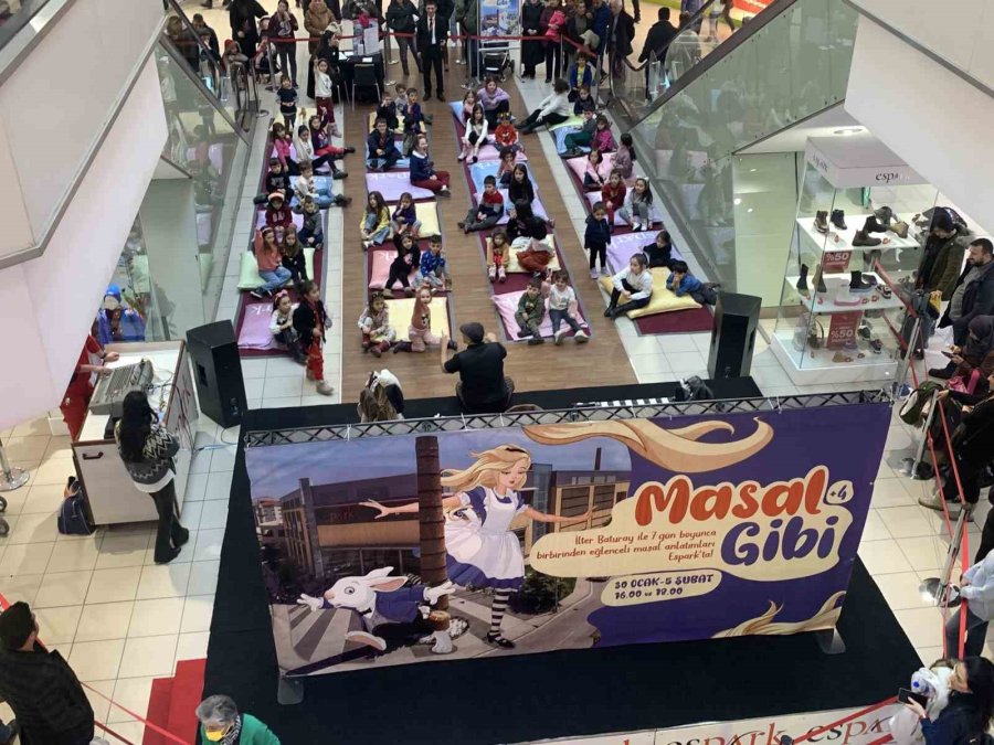 Masallar Yüzlerce Çocuğa Farklı Dünyaların Kapılarını Araladı