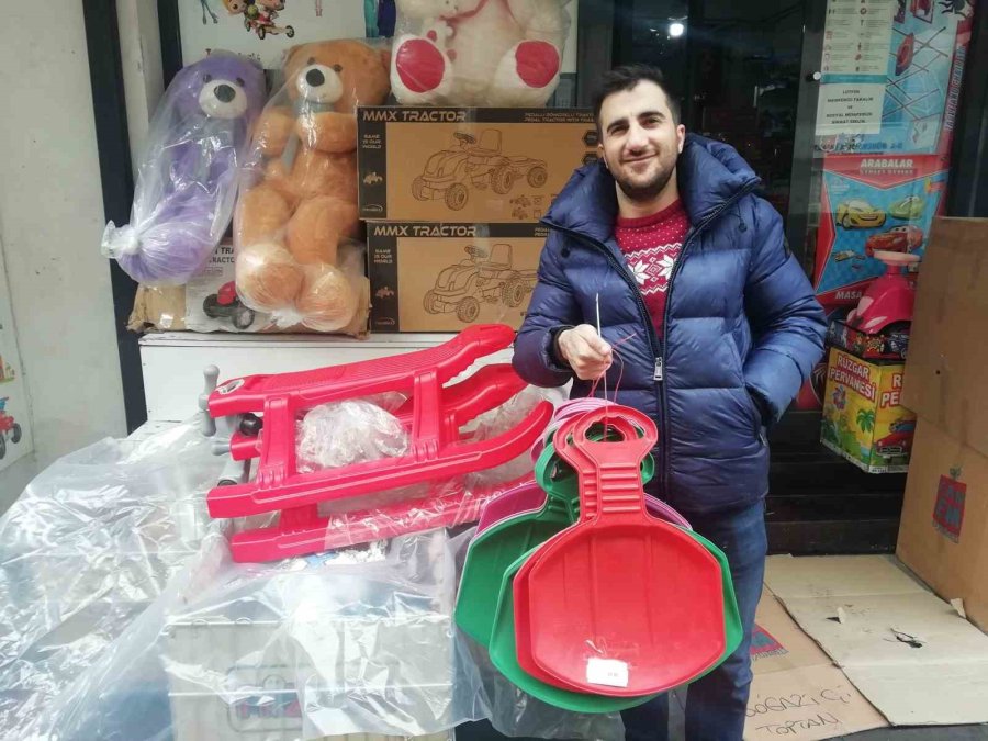 Kar Yağışı Esnafı Da Umutlandırdı