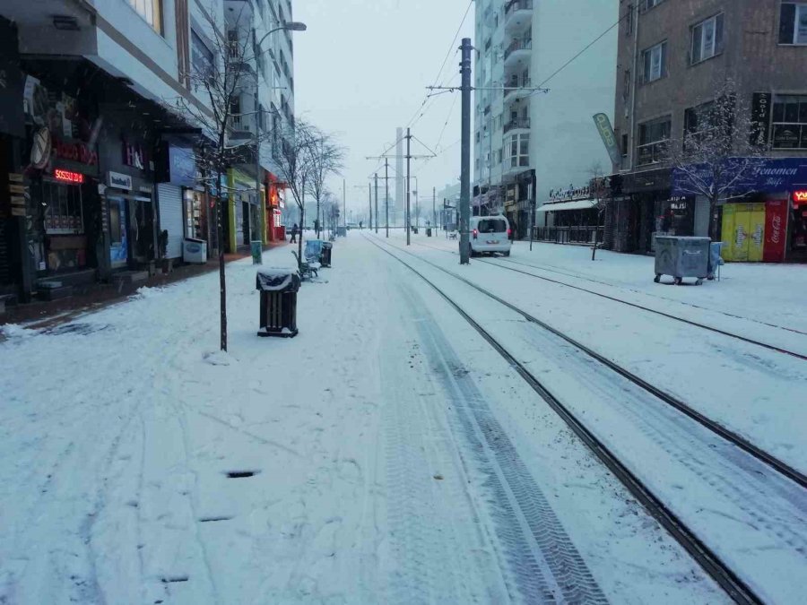 Eskişehir Bembeyaz Oldu