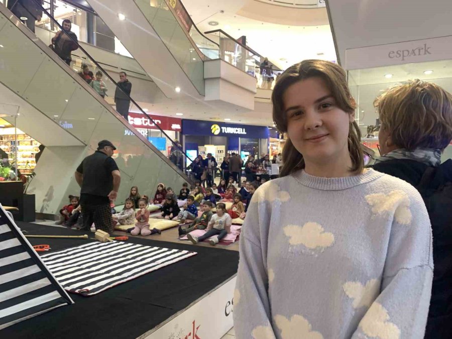 Masallar Yüzlerce Çocuğa Farklı Dünyaların Kapılarını Araladı