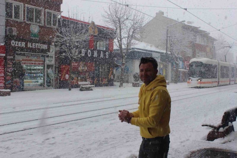 Eskişehir’de Yılın İlk Kartopu Savaşı