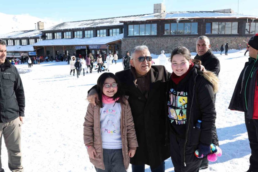 Başkan Büyükkılıç: “türkiye’nin Her Yerinden Erciyes’e Geliyorlar”