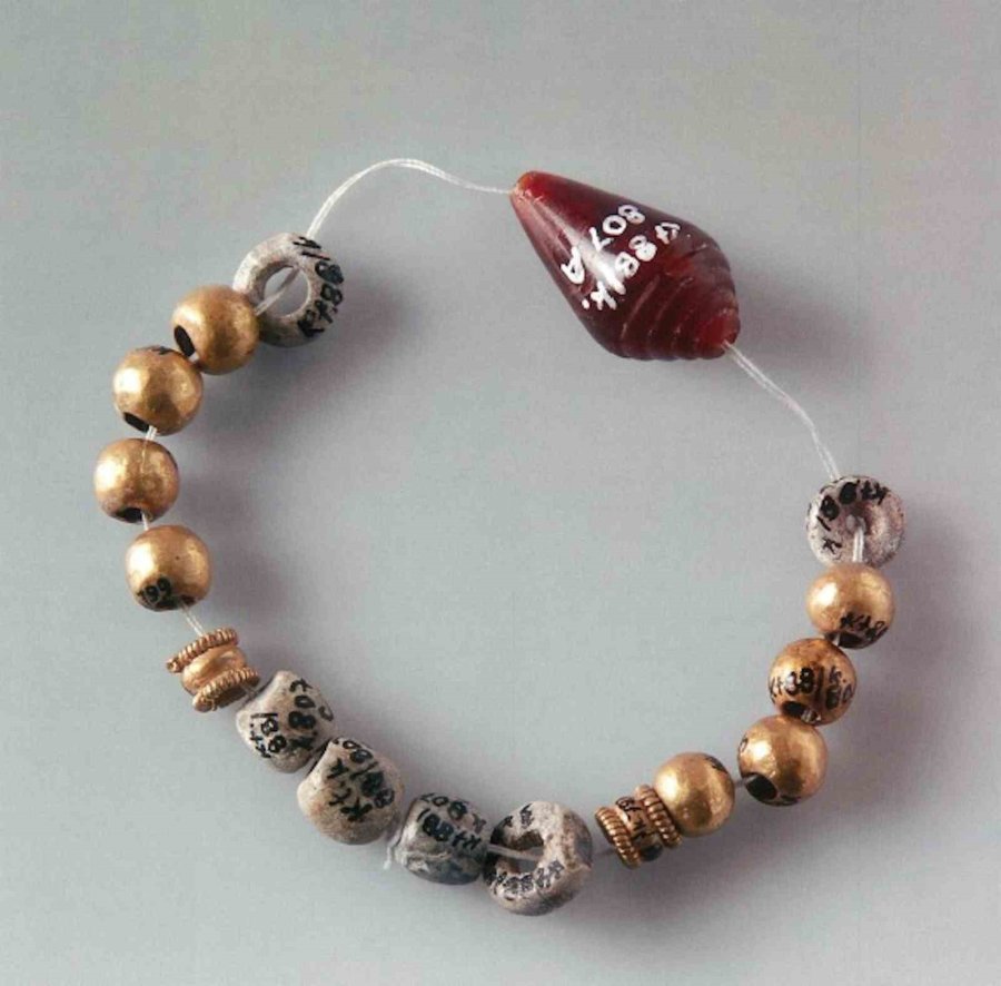 Kadınlar 4 Bin Yıl Önce De ’takı’yormuş