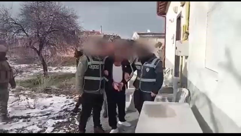Polis Ekipleri Bir Haftada 50 Bin Kişiyi Sorguladı, 145 Aranan Şahsı Yakaladı