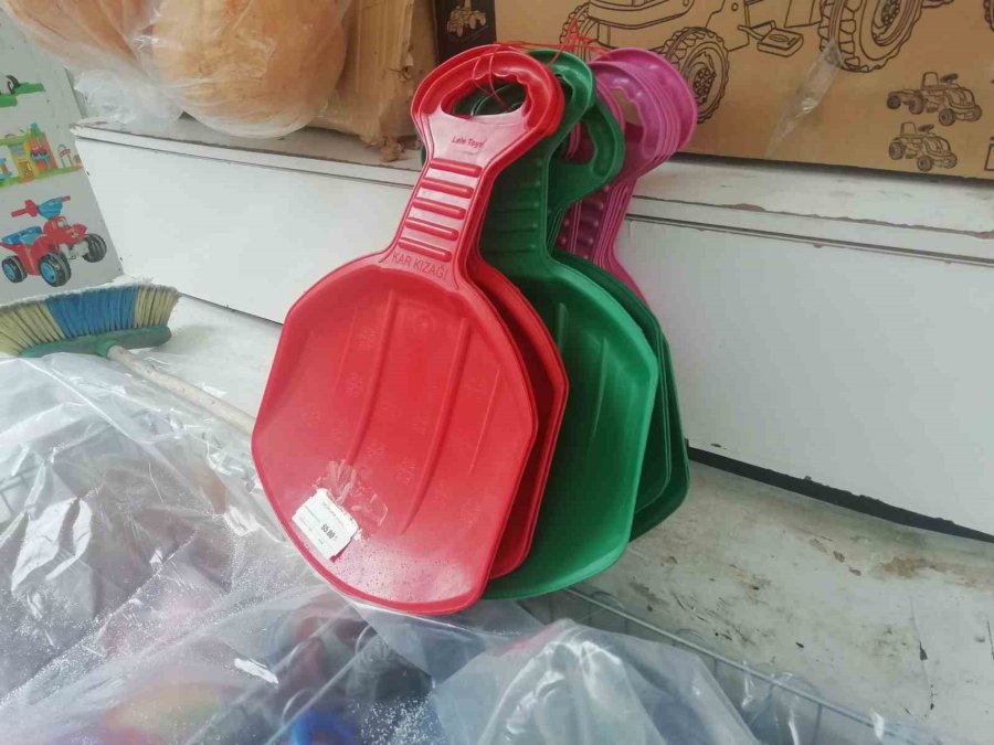 Kar Yağışı Esnafı Da Umutlandırdı