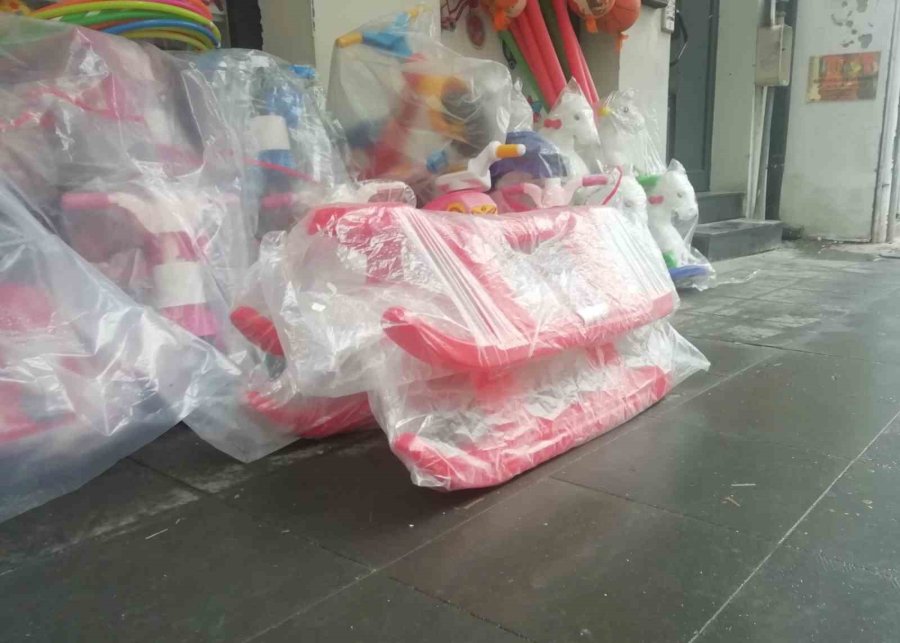 Kar Yağışı Esnafı Da Umutlandırdı