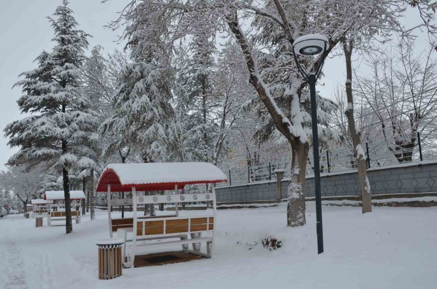 Karaman Beyaza Büründü