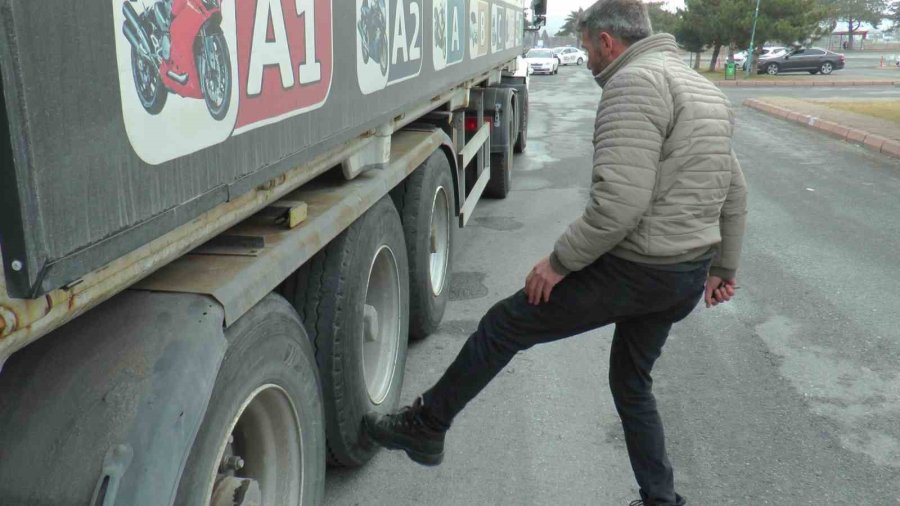“büyük Araçlarda Buzlu Yolda Fren Çok Kullanılmamalı”