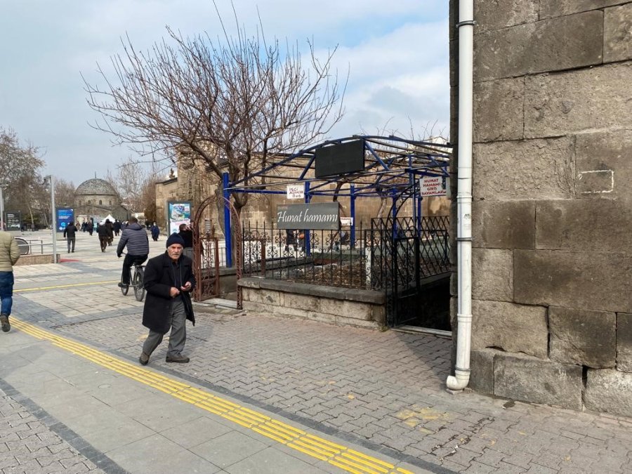 786 Yıllık Tarihi Hamam Satışa Sunuldu