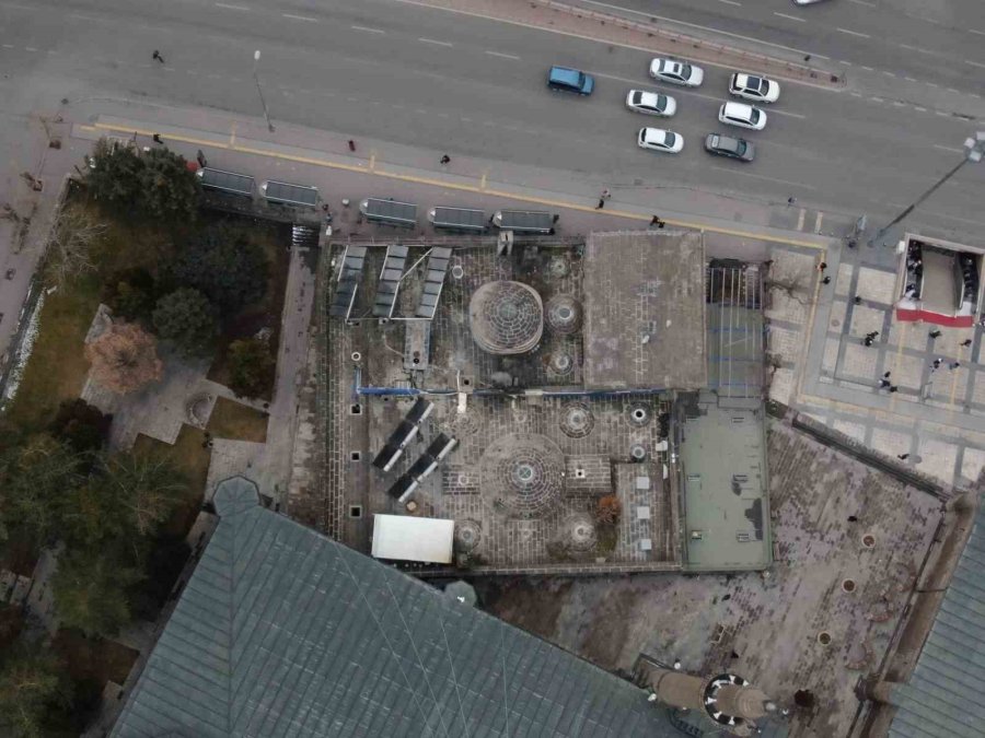 786 Yıllık Tarihi Hamam Satışa Sunuldu