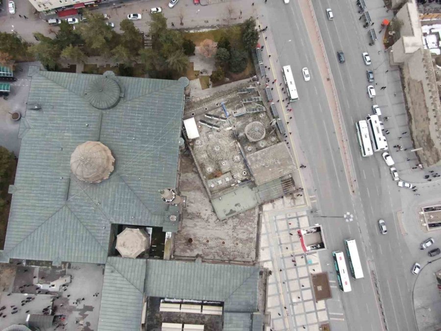 786 Yıllık Tarihi Hamam Satışa Sunuldu