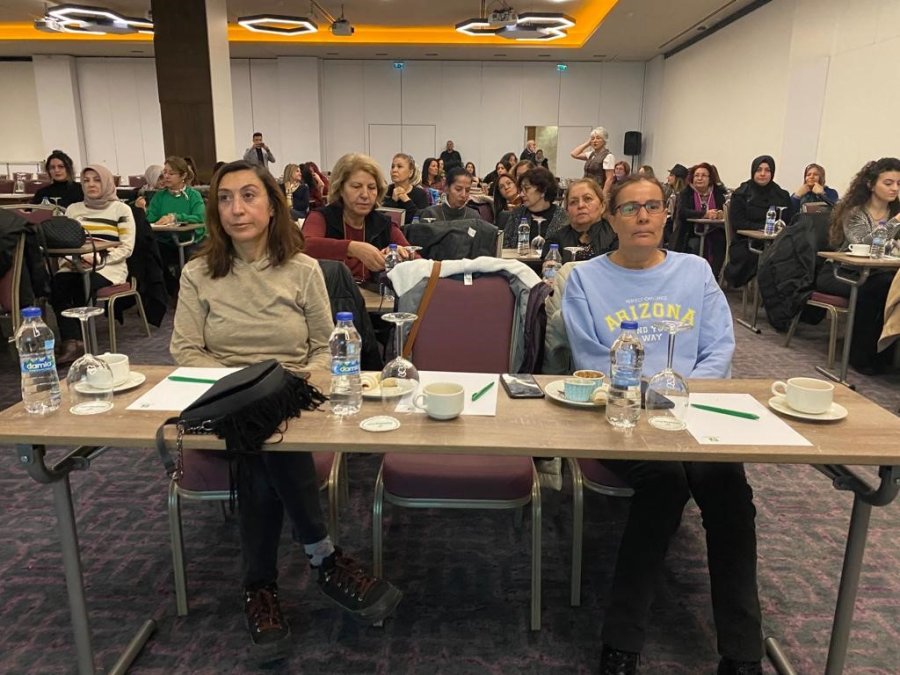 Dünya Kanser Günü’nde Kadınlara Erken Tanının Önemi Anlatıldı