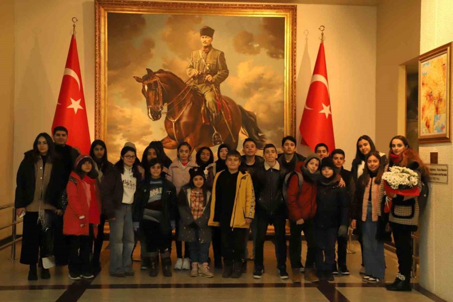 Başkan Gültak, Bilsem Öğrencilerine Ankara Gezisi Hediye Etti