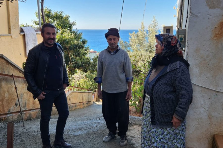 Engelli Rampası Yapılan Vatandaşın Yüzü Güldü