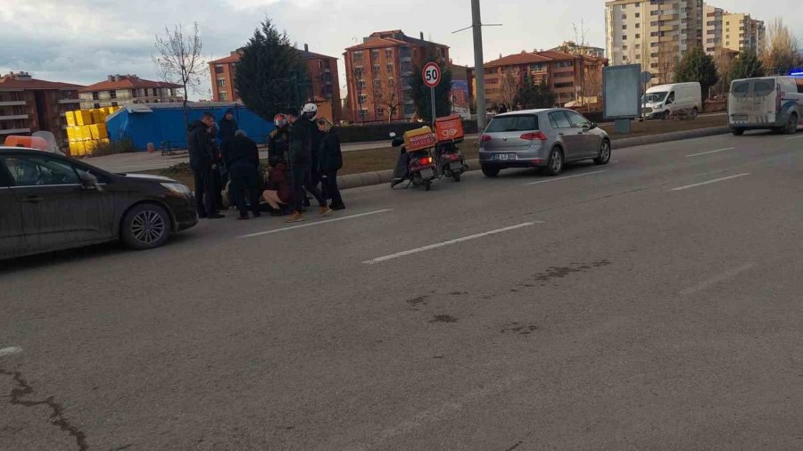 Eskişehir’de Otomobilin Çarptığı Kadın Yaralandı